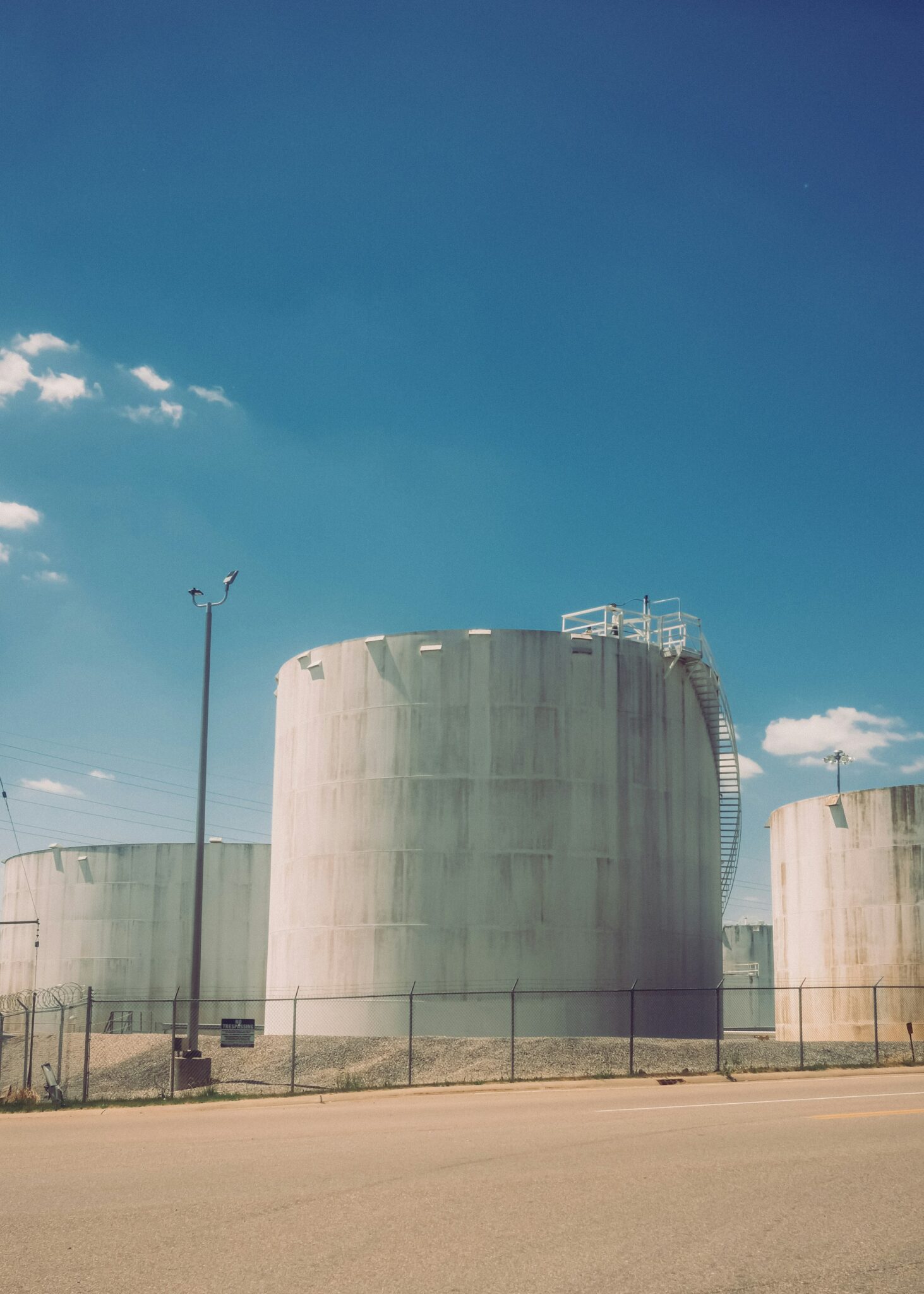 Large aboveground storage tank